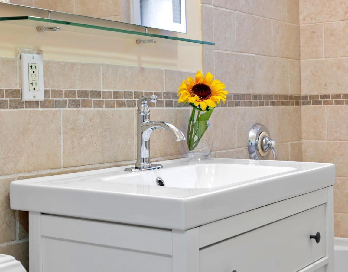 Bright & Spacious 2Br Apartment, Mins From Downtown Boston, Parking Zewnętrze zdjęcie